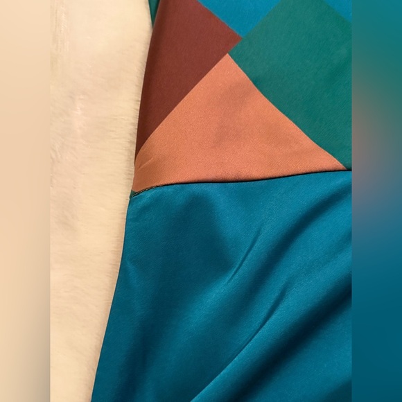 Express Multicolor Wrap Top - Picture 4 of 8